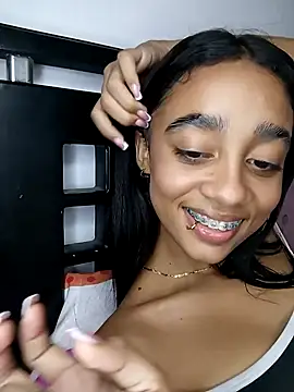 Zoe_Sweett18 Adlı Modelin Web Kamerası Şovu