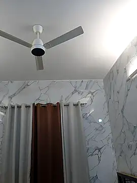 QUEEN-ADITI – Live XXX-chat