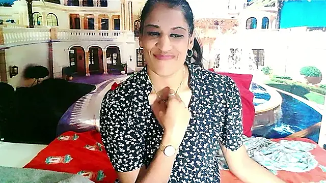IndianSexcSmyle's Live XXX Chat