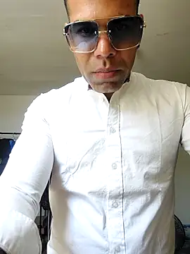 XXX chat uživo modela thom_1