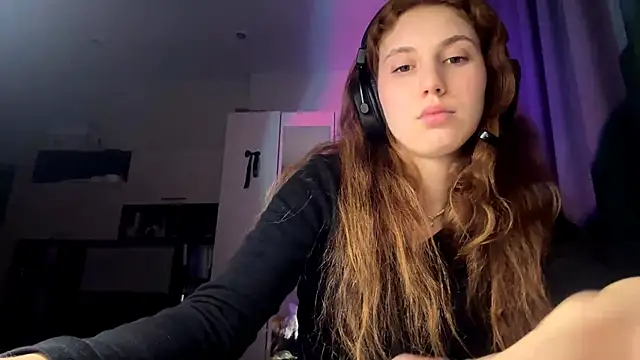 XXX chat uživo modela AliceCarrol