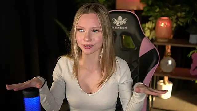 Show modela SweetDaisy_me na web-kameri