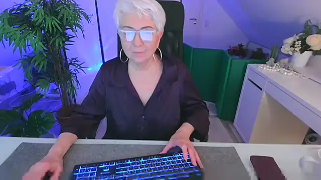 LovelyHelena Live XXX-Chat