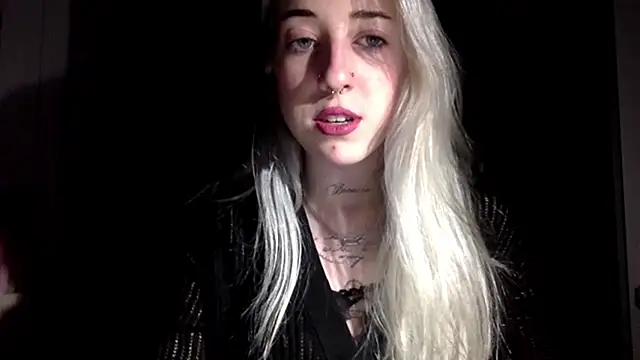 Show modela EmmyWet na web-kameri