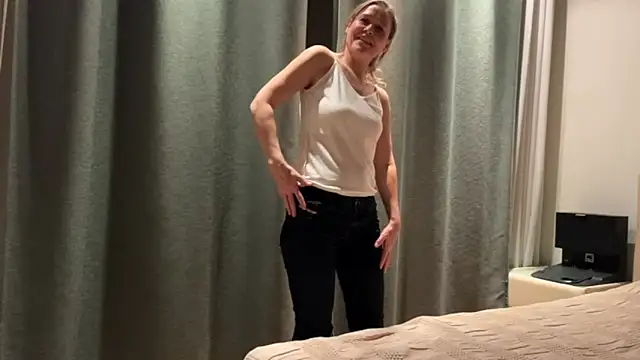 XXX chat uživo modela Lizacams