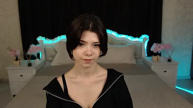 Show modela llittle-peachh na web-kameri