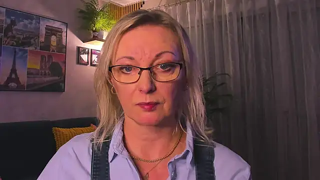 Pokazy przed kamerką – vanessa_chat