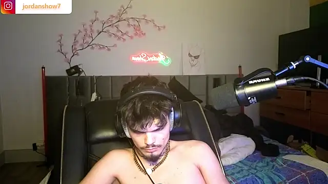 Онлайн чат XXX JordanShow