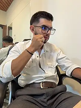 Milosky000 élő XXX-chatje