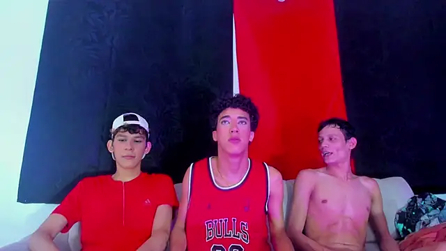 Pertunjukan Kamera Web Pleasure_boys_hot