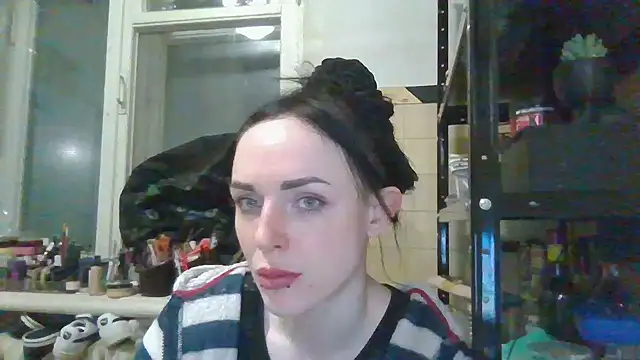 Trinsy_LoveのライブXXXチャット