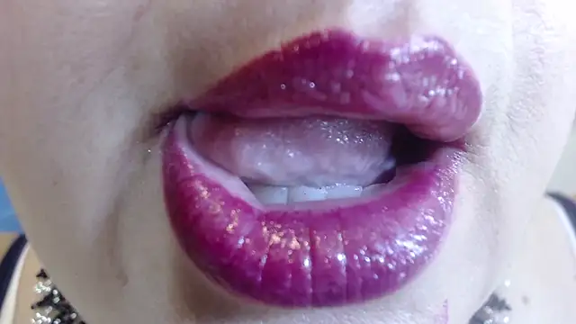 Kerly_Doll élő XXX-chatje