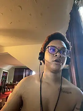 nickytheehawtie Adlı Modelin Canlı XXX Sohbeti