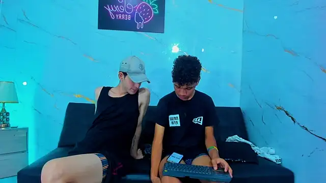 Spicy_guys Obrolan Langsung XXX