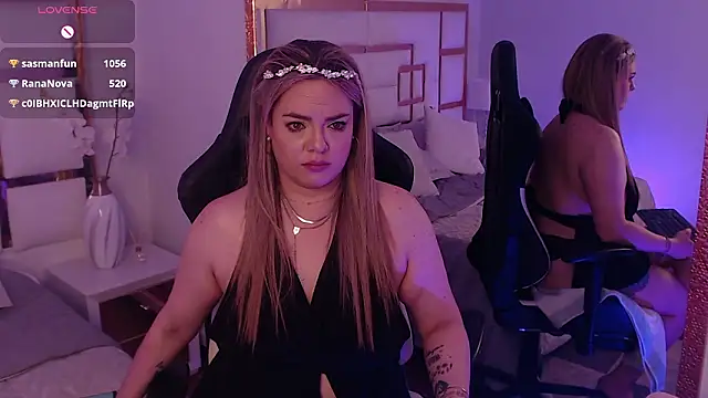 AvaMiia: онлайн-секс-чат