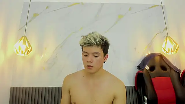 AndyFame1 Adlı Modelin Canlı XXX Sohbeti