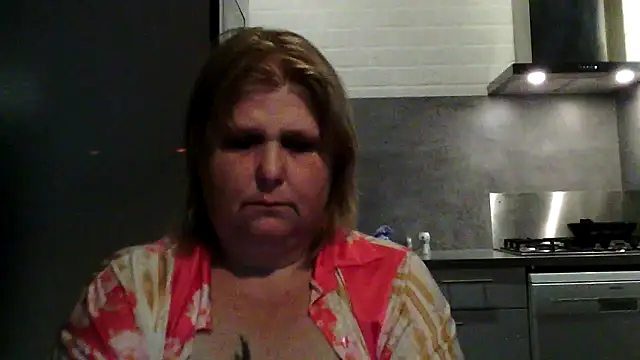 Sylviastar46 élő XXX-chatje