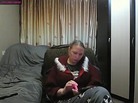 Chatroom XXX en direct de JenniDeep