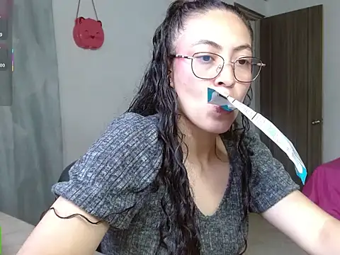 Chatroom XXX en direct de Amitlu_