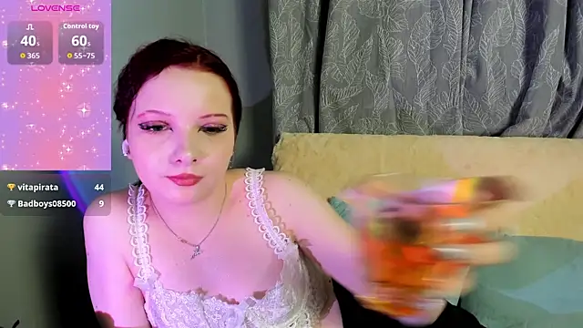 AuroraKane: онлайн-секс-чат