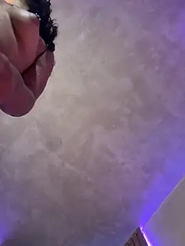 Kinsleybrown Live XXX-chat