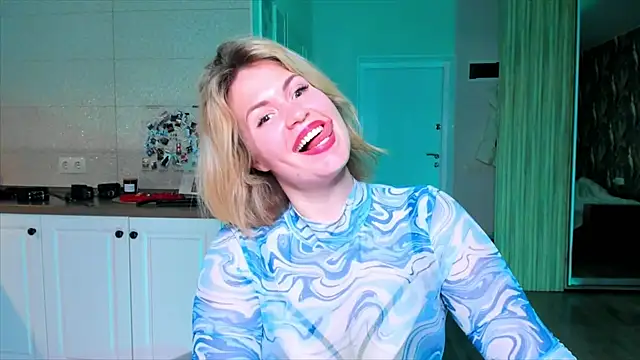 HotTiffani: онлайн-секс-чат