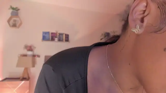 Chat +18 de YariRose ao vivo