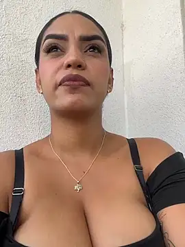 Sara-77 Chat XXX live