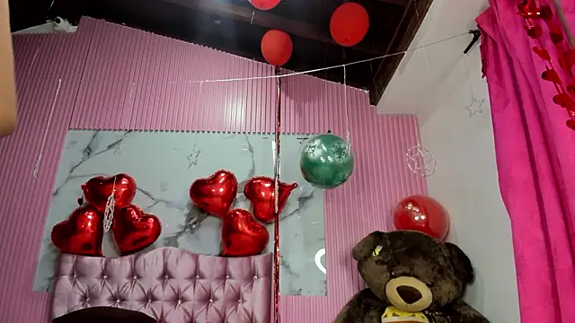 دردشة Mindy_19 الجنسية المباشرة