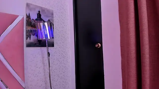 Helenn_monroy1 Adlı Modelin Canlı XXX Sohbeti