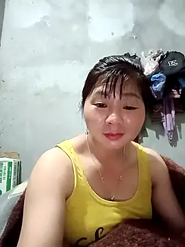 vangkt-cute's Live XXX Chat