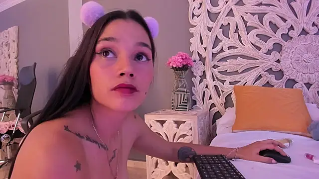 loraineblaken Live XXX chat