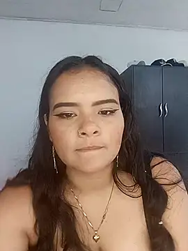 Czat XXX na żywo – Emily_Rouse23