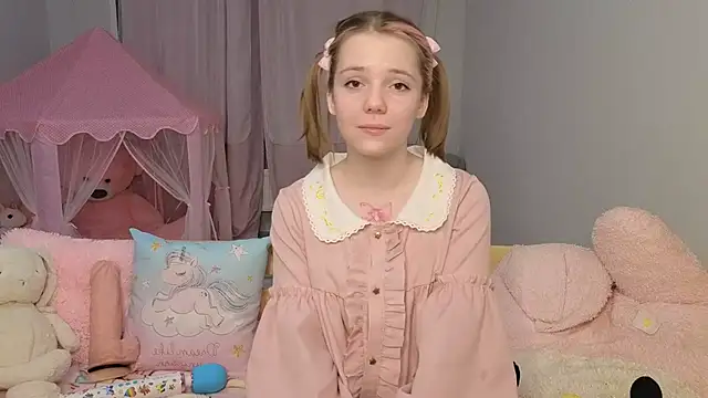 PrincessLittleKiki's Live Sex Cam Show