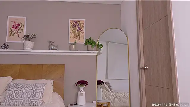 Chat +18 de sarah_rayy ao vivo