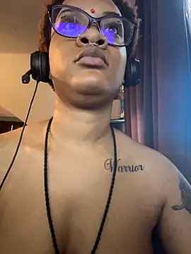 nickytheehawtie: онлайн-секс-чат