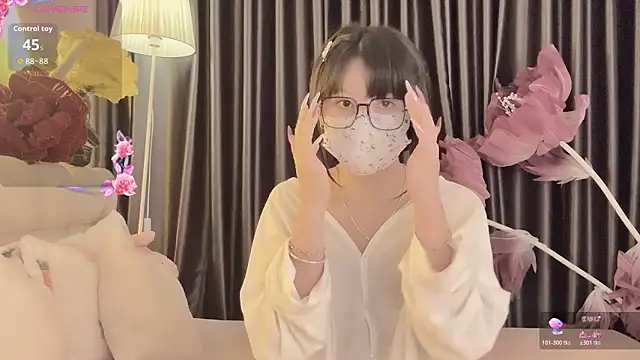 --102KymMiiss-- 在線直播表演