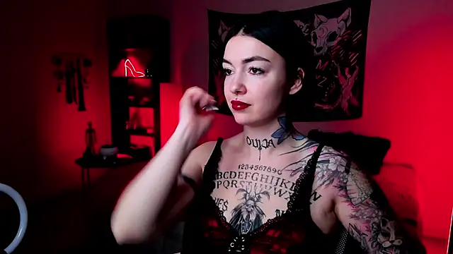 Chat +18 de Magic_Allie ao vivo