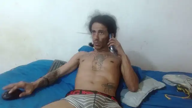 femboy_bigcock Chat XXX in diretta