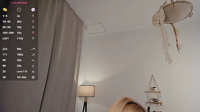 LaureMestler's Live Chat Room