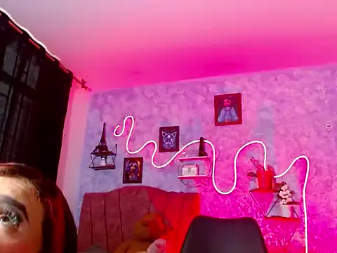 Everlin__Hot_ élő XXX-chatje