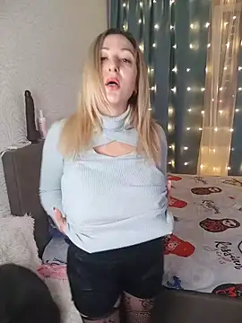 Chat +18 de MilanaBoobs ao vivo