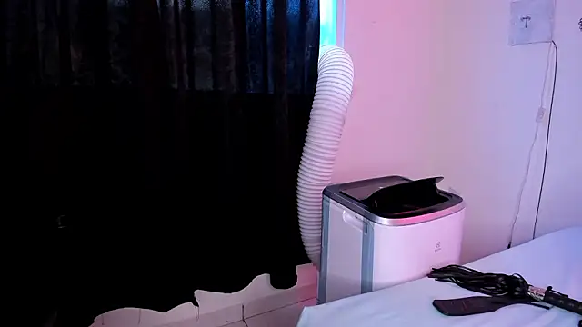 Emi-Mouran Live XXX chat