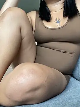 Pamela222-'s Live Chat Room