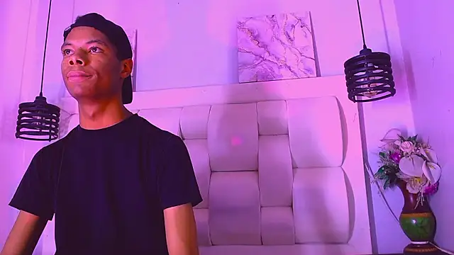 Santiago_Ortiz_'s Live XXX Chat