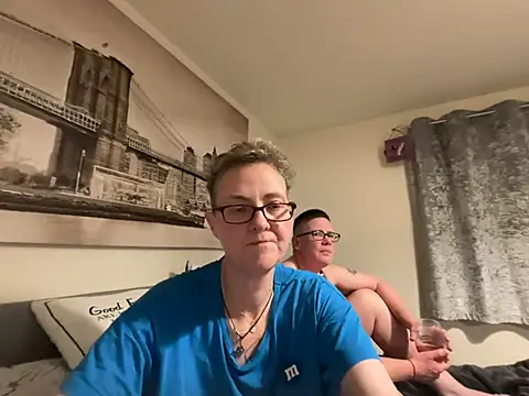 Curvy-JinxのライブXXXチャット