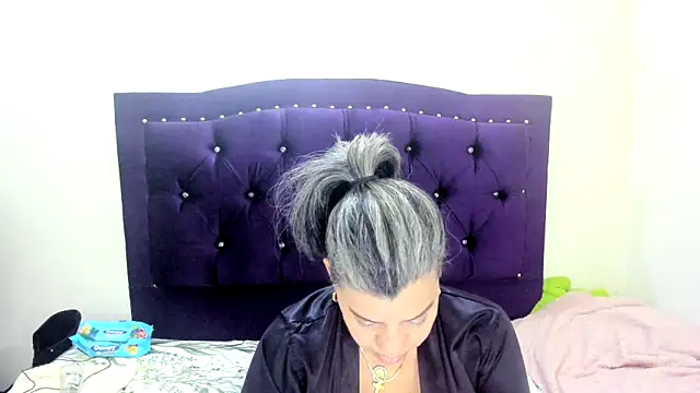 vikyadams Chat XXX in diretta