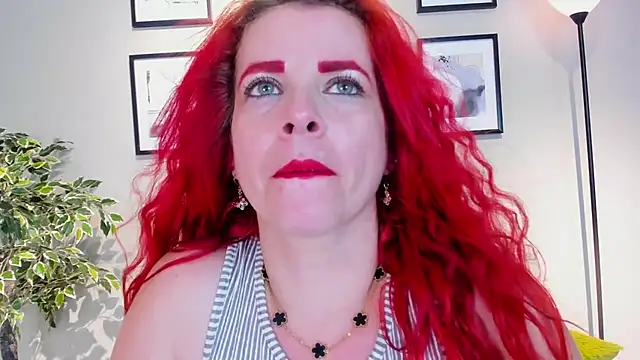 XXX chat uživo modela HannaBrave