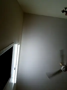 Ratna-777's Live XXX Chat