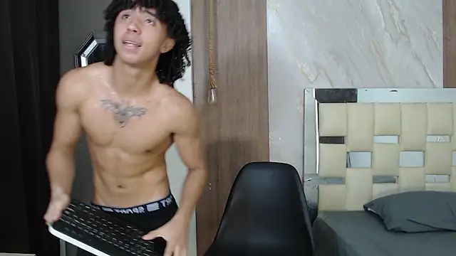 عرض كام kim_curlyy